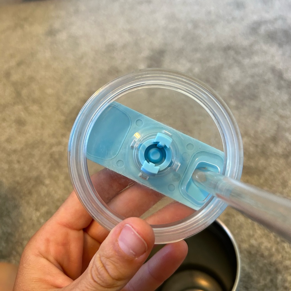 Blue Stanley cup 30oz with glass straw - Picture 6 of 6